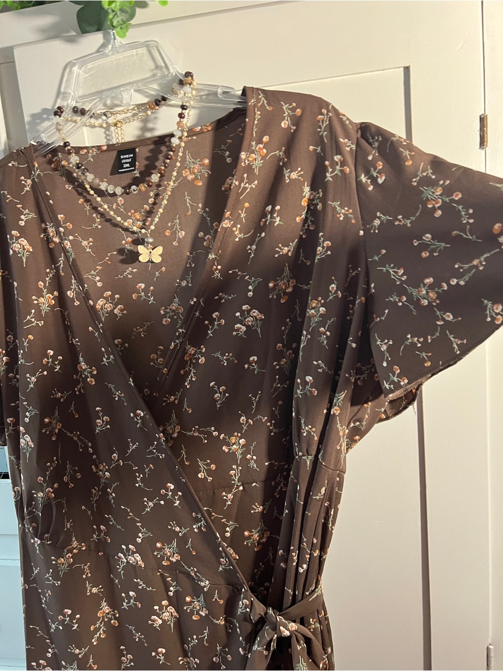 SHEIN Curve Brown Floral V-Neck Maxi - Picture 2 of 8